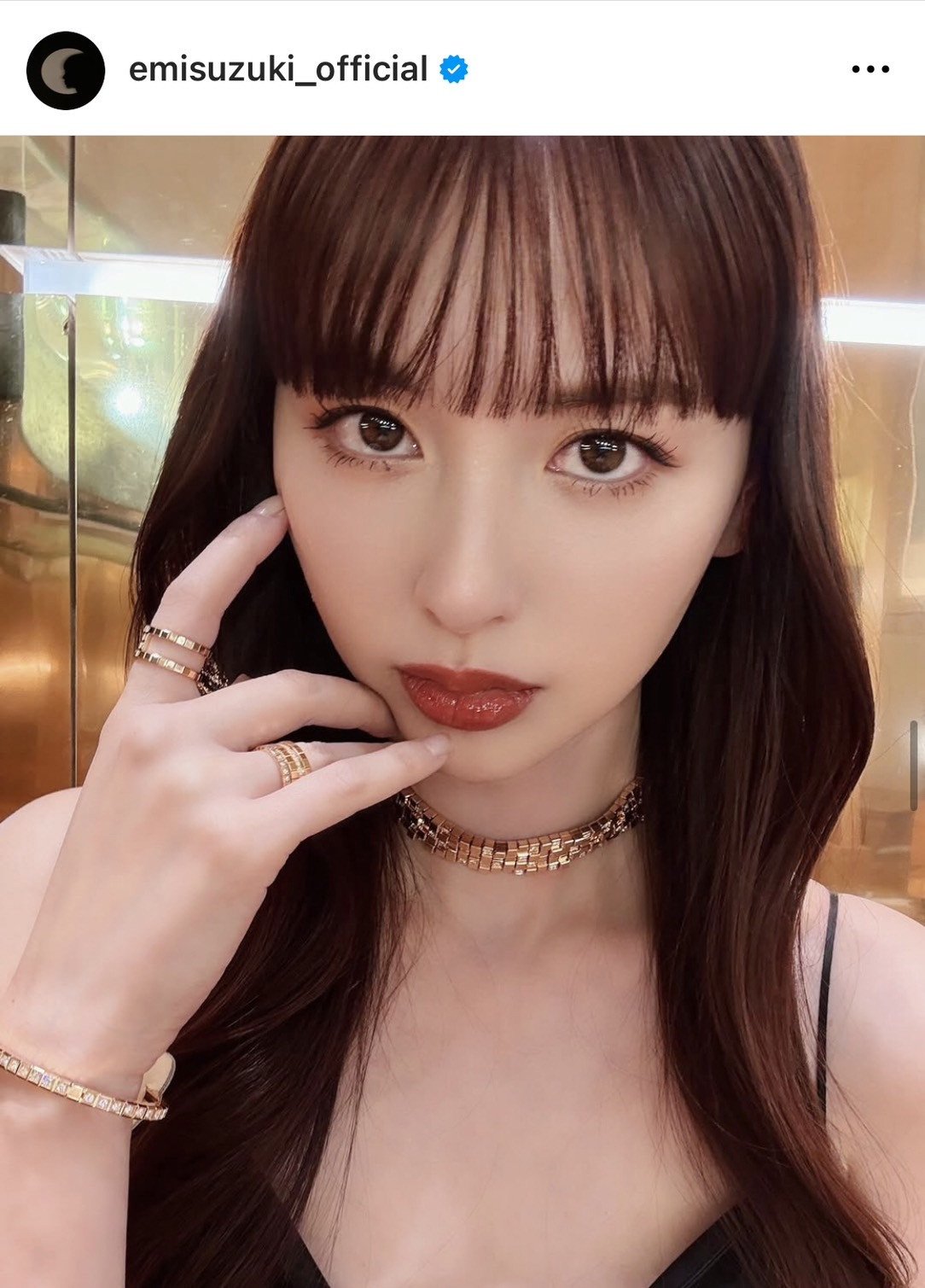 鈴木えみ、長女との休日ショット公開「お子さんこんなに大きいの!びっくり」「娘さん足長ーい!!!」