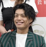 �w�{�C�̏��|2�x��މ�ɓo�ꂵ����K��T�C�h�X�e�b�v (C)ORICON NewS inc. 