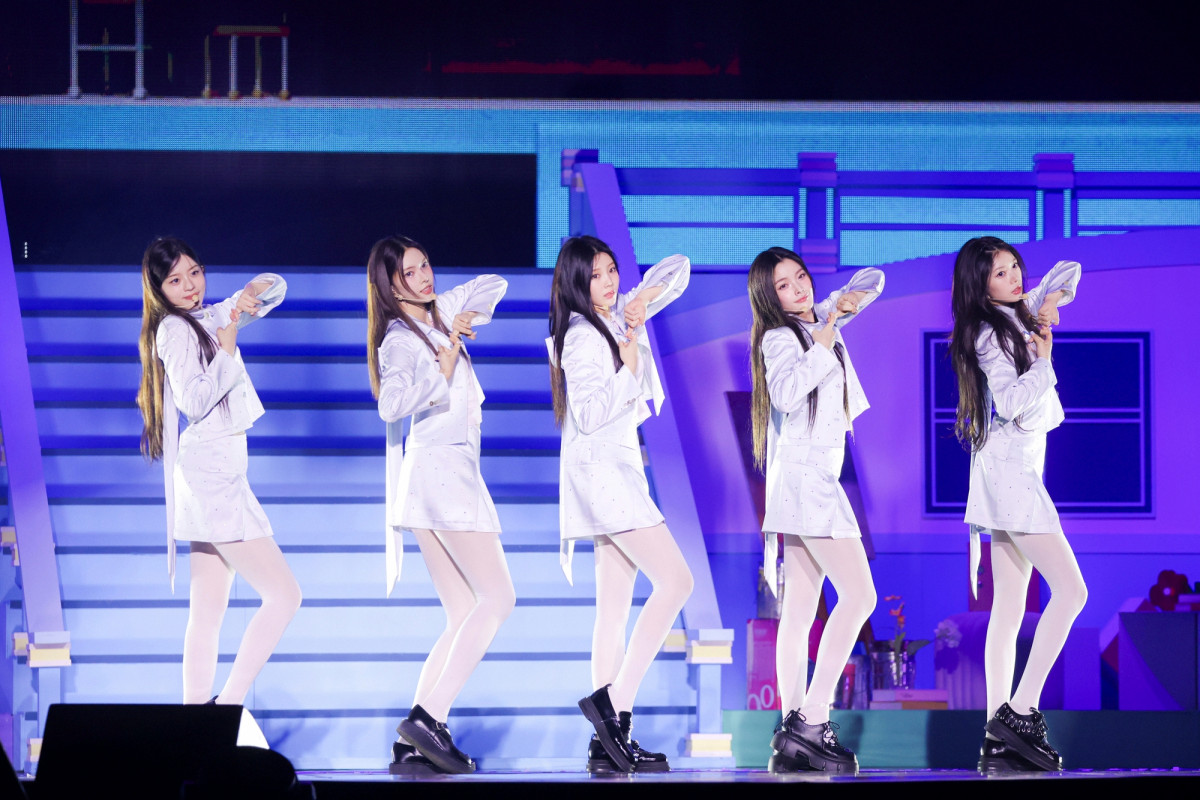 ILLIT 韓国 ペンライト Glitter Day ペンミ ソウルコン ILLIT、初のファンコンサート「GLITTER DAY」韓国公演のチケット