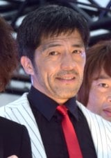「リアルルパン」「このままフィギュアになれそう」スカパラ・谷中敦のスタイリッシュすぎるTシャツ姿に反響 
