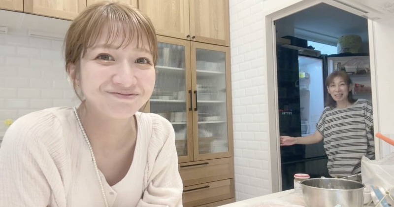 辻希美、母親と“顔出し”親子ショット「お母様綺麗」「辻ちゃんママ若い!!!綺麗!!」