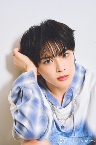 6��11���Ƀf�r���[����aoen�E�D���iYUJU�j�i�B�e�FAYAKO KOJIMA�j�iC�jORICON NewS inc. 