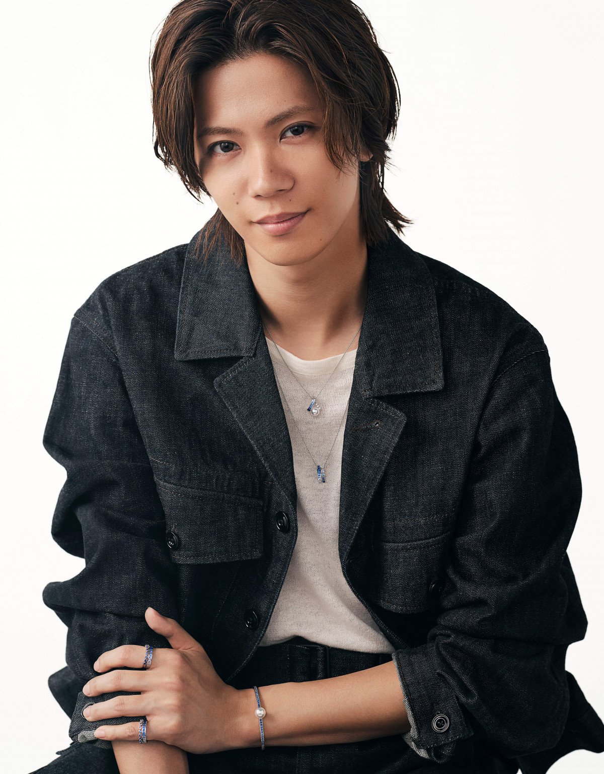 Number_i神宮寺勇太、サファイア×デニムの爽やかルック披露