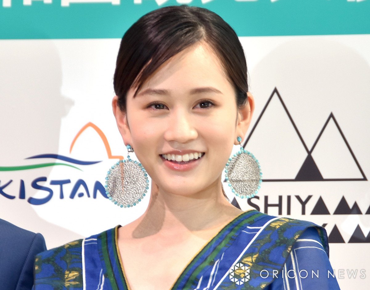 前田敦子、“大学時代の元カレ”と2ショット 爽やか笑顔で若々しい雰囲気