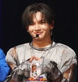 �uDebut Single SHOWCASE�w�����z (The Blue Sun)�x�v���J�Â���aoen�E��v(GAKU) (C)ORICON NewS inc. 