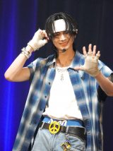 �uDebut Single SHOWCASE�w�����z (The Blue Sun)�x�v���J�Â���aoen�E�P(HIKARU) (C)ORICON NewS inc. 