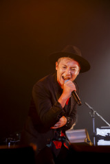 �w50�΋L�O���C�u�g50th!!�h�x�̖͗l�iC�j�ߓ��G�� 