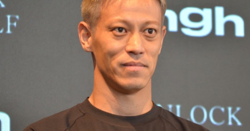 本田圭佑、温泉に浸かる時間は“2分”「基本どこでもビジネス」 独特な考え方に益若つばさも「ほぉ〜」
