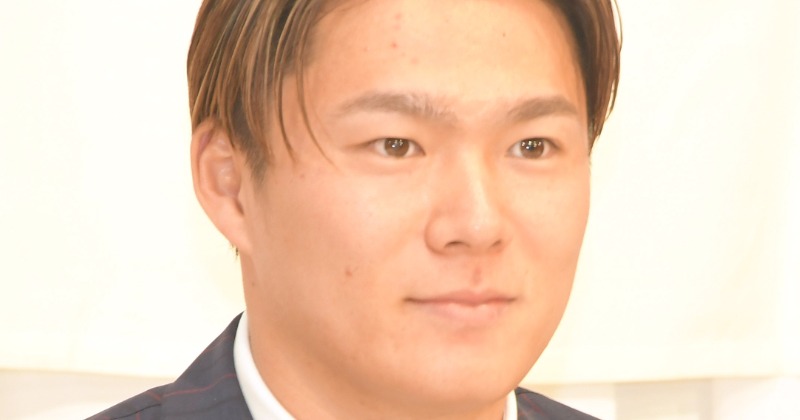 【専用出品】山本由伸選手　アクリル製ディスプレイケース 山本由伸がクールに球場入り 手持ちの“小さなケース”にファン注目「で