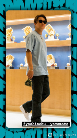 画像・写真 | 山本由伸がクールに球場入り 手持ちの“小さなケース”に