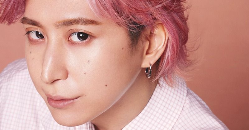 愛に生きる男”佐久間大介、『VOCE』2度目の表紙 シャツ