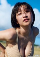 “グラビア界の超新星”榎原依那、宮古島で“豊満ボディ”大解放 