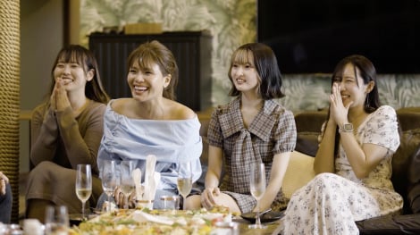 ABEMA�̏��o���G�e�B�[�w�閧�̃}�}���x��6�b���iC�jAbemaTV,Inc. 