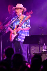 6��15���w���ɂ����T���SSHOW!!�x�����E�a�J�N���u�N�A�g�������̖͗l 