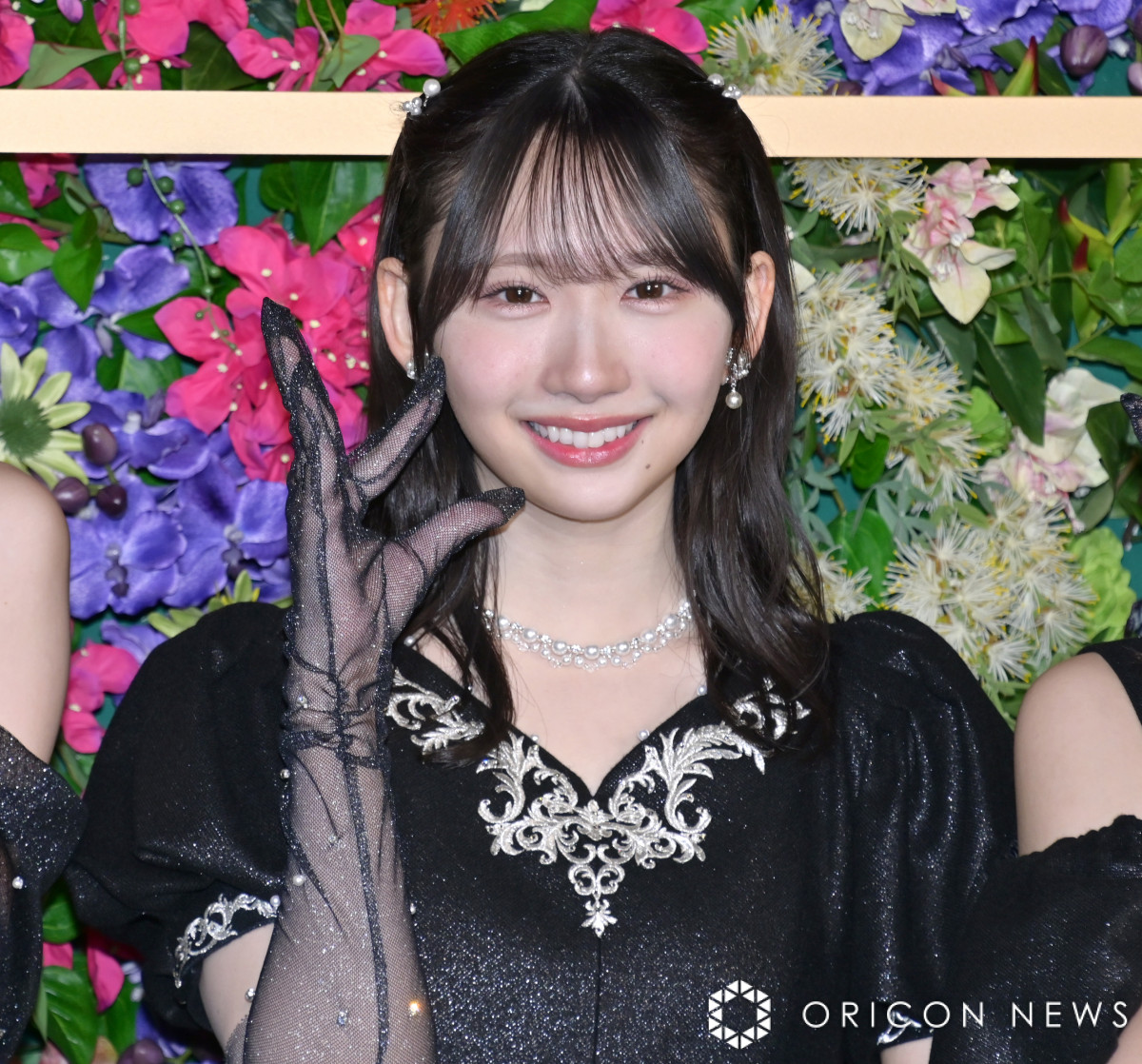 wCEREMONYxJ[ybgɓoꂵ46Eʕ (C)ORICON NewS inc. 
