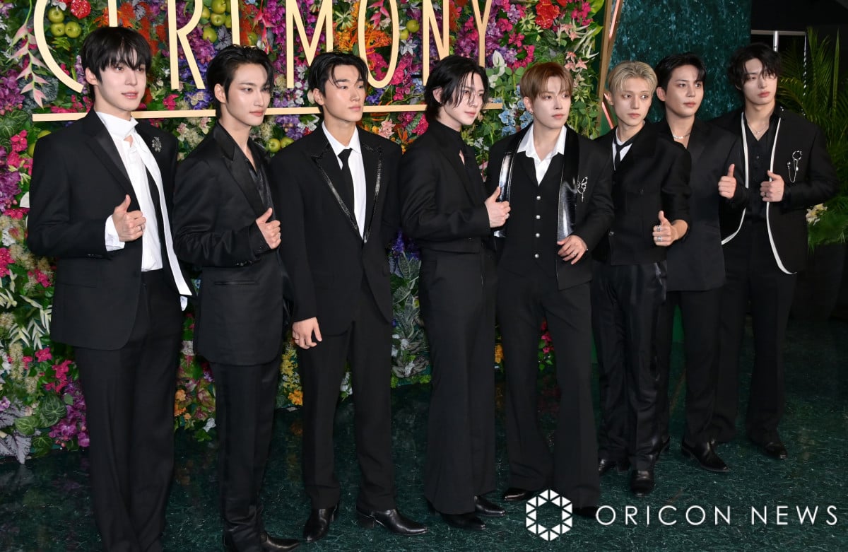 ATEEZ ミペントレカ ホンジュン　ソンファ　ユノ　サン　ミンギ　ジョンホ 画像・写真 | ATEEZ、黒のスーツ姿でファンを魅了 グリーン