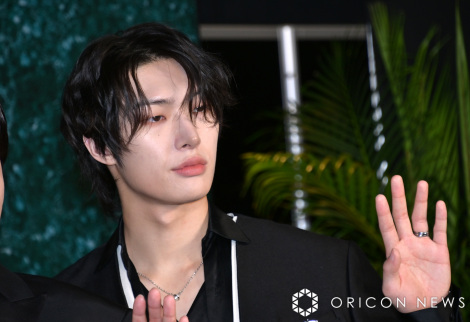 ミンギの画像・写真 | ATEEZ、黒のスーツ姿でファンを魅了 グリーン