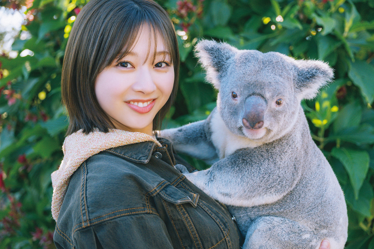 日向坂46 生写真　まとめ売り　富田鈴花　バラ売り可能 日向坂46・富田鈴花、ベッドでランジェリー姿 1st写真集より未公開だっ