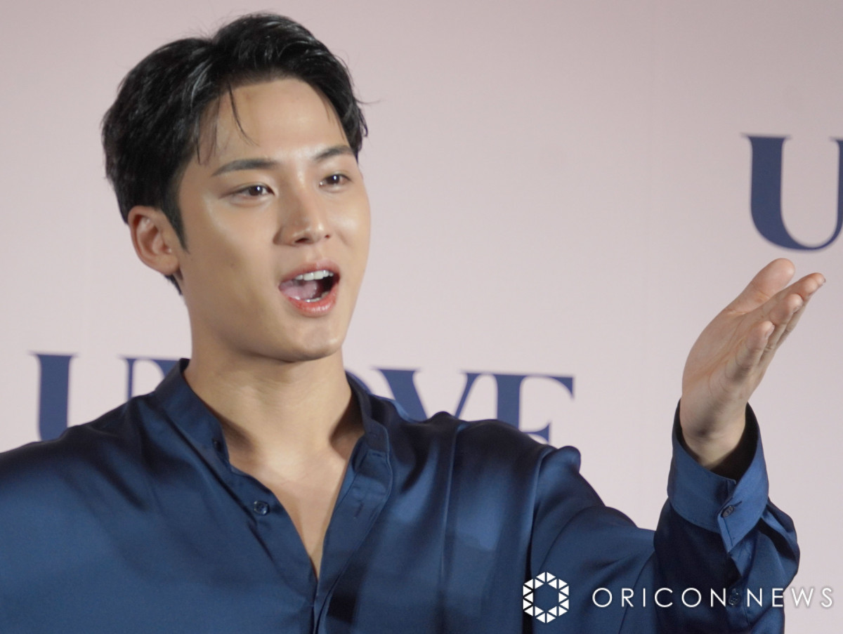 SEVENTEEN・ミンギュ、全方向投げキスの“神対応” CARATにカメラ越し