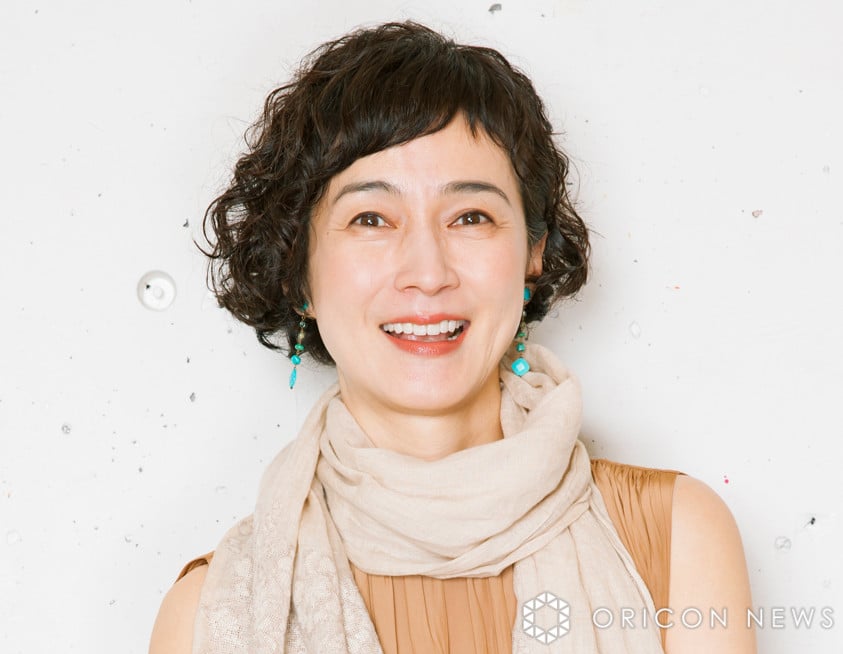 ハンドメイド話題の安田成美、新たに“陶器”を手作り「す、すごい」「センスが素敵」 長男&長女の贈り物をアレンジ、夫はとんねるず・木梨憲武