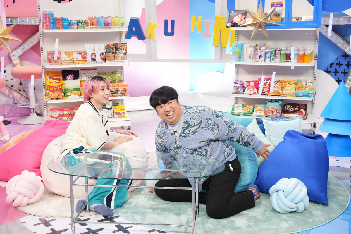 佐久間大介＆バナナマン日村、韓国コンビニ商品をカスタム ME:Iの