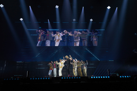 BALLISTIK BOYZ ���ɁE���[���h�L�O�z�[�������̖͗l 