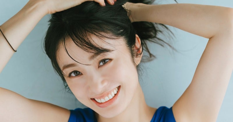 上戸彩、さわやか青ドレスで魅了 『FLASH』表紙＆巻頭グラビア