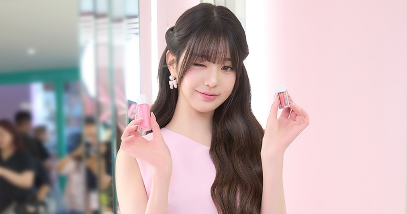 IVE・ウォニョン、ミニワンピで“ピンクハウス”に登場 店頭にはキュート