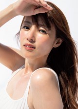 42歳・深田恭子、『週プレ』で圧巻“完熟”ボディ披露 8月に5年ぶり写真