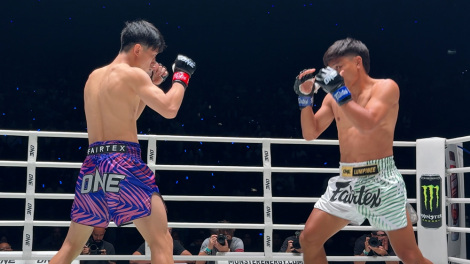 �g�������ƃo�����[���b�N�̈��B�����J�����ɂ�郊���O�T�C�h����̉f�� 