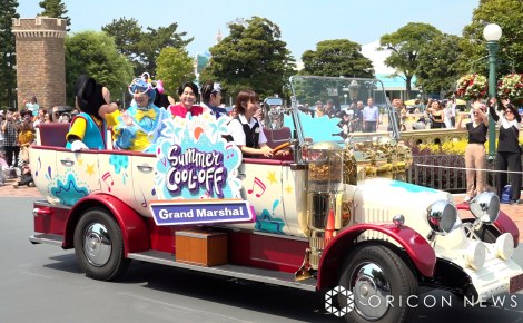 �u�T�}�[�E�N�[���I�tat Tokyo Disney Resort�v�X�y�V�����O���[�e�B���O�ɓo�ꂵ��Mrs. GREEN APPLE �iC�jORICON NewS inc. 