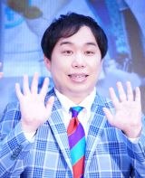 �f��w�t�@���^�X�e�B�b�N4�F�t�@�[�X�g�E�X�e�b�v�x�v���[���C�x���g�ɏo�Ȃ������~�薾���E������iC�jORICON NewS inc. 