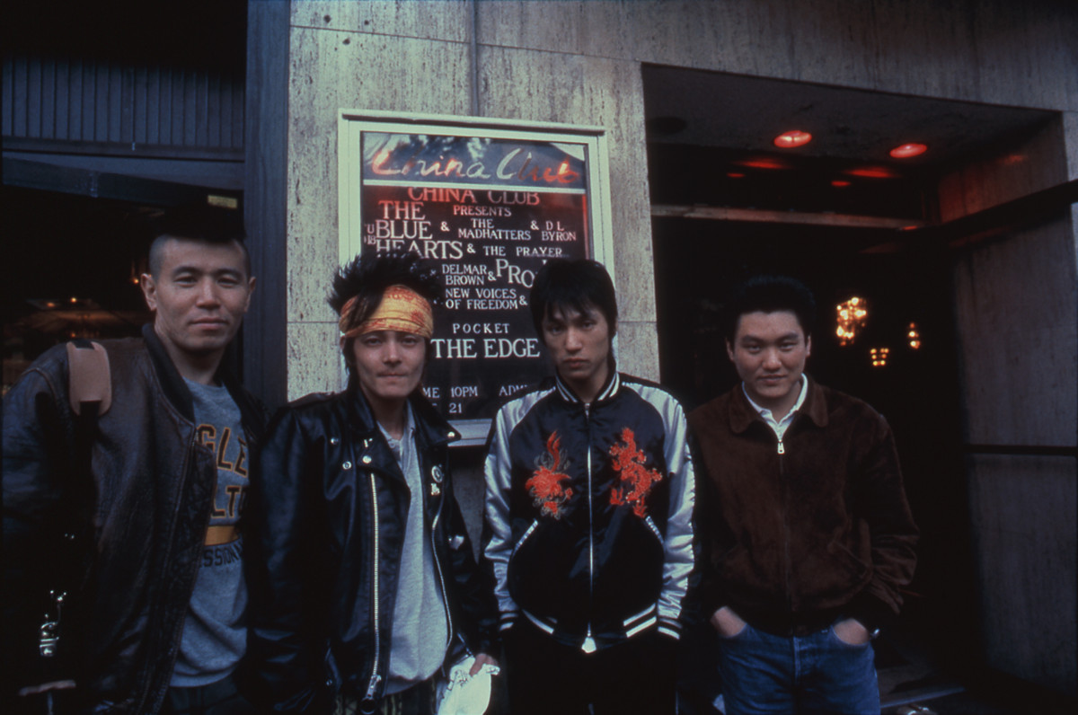 THE BLUE HEARTSの歴代ジャケットがTシャツに！40周年記念でカセットと