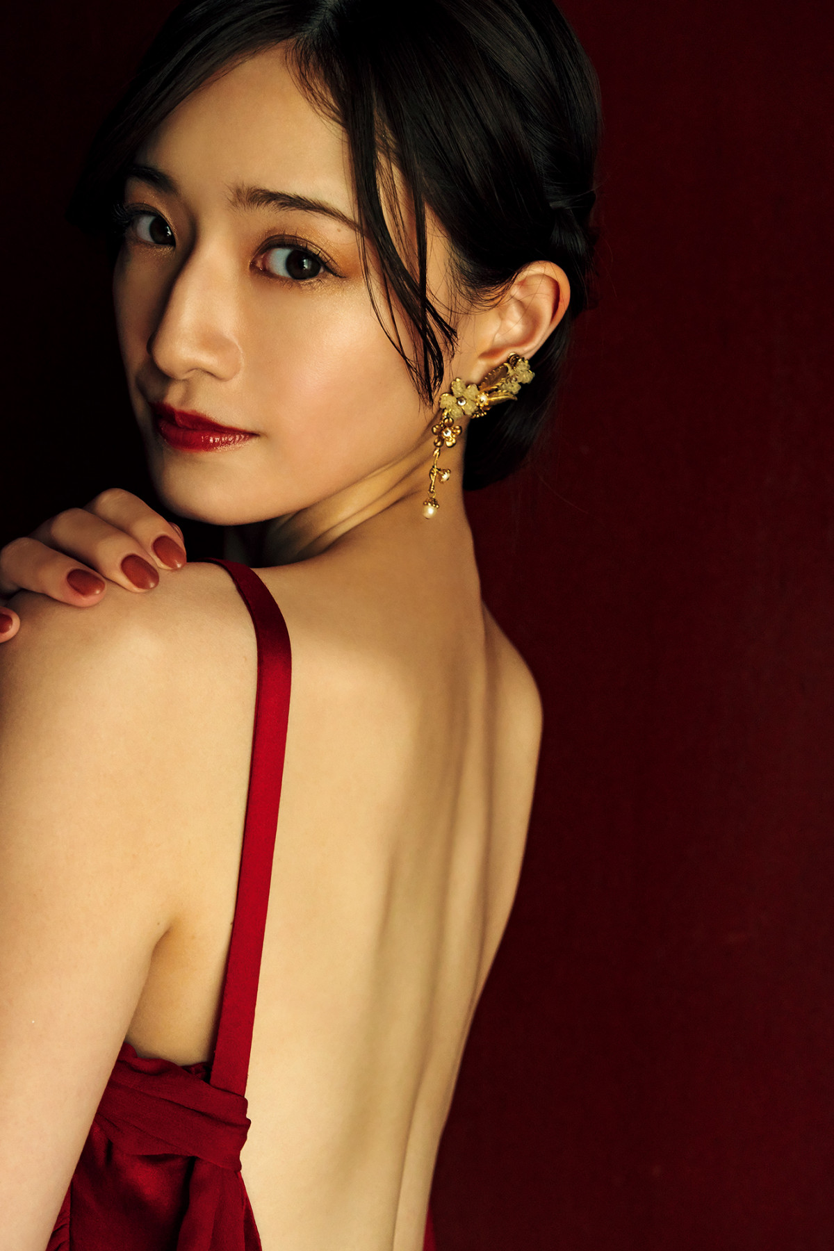 元乃木坂46中田花奈、2nd写真集の重版決定 SNSで「見応えがある