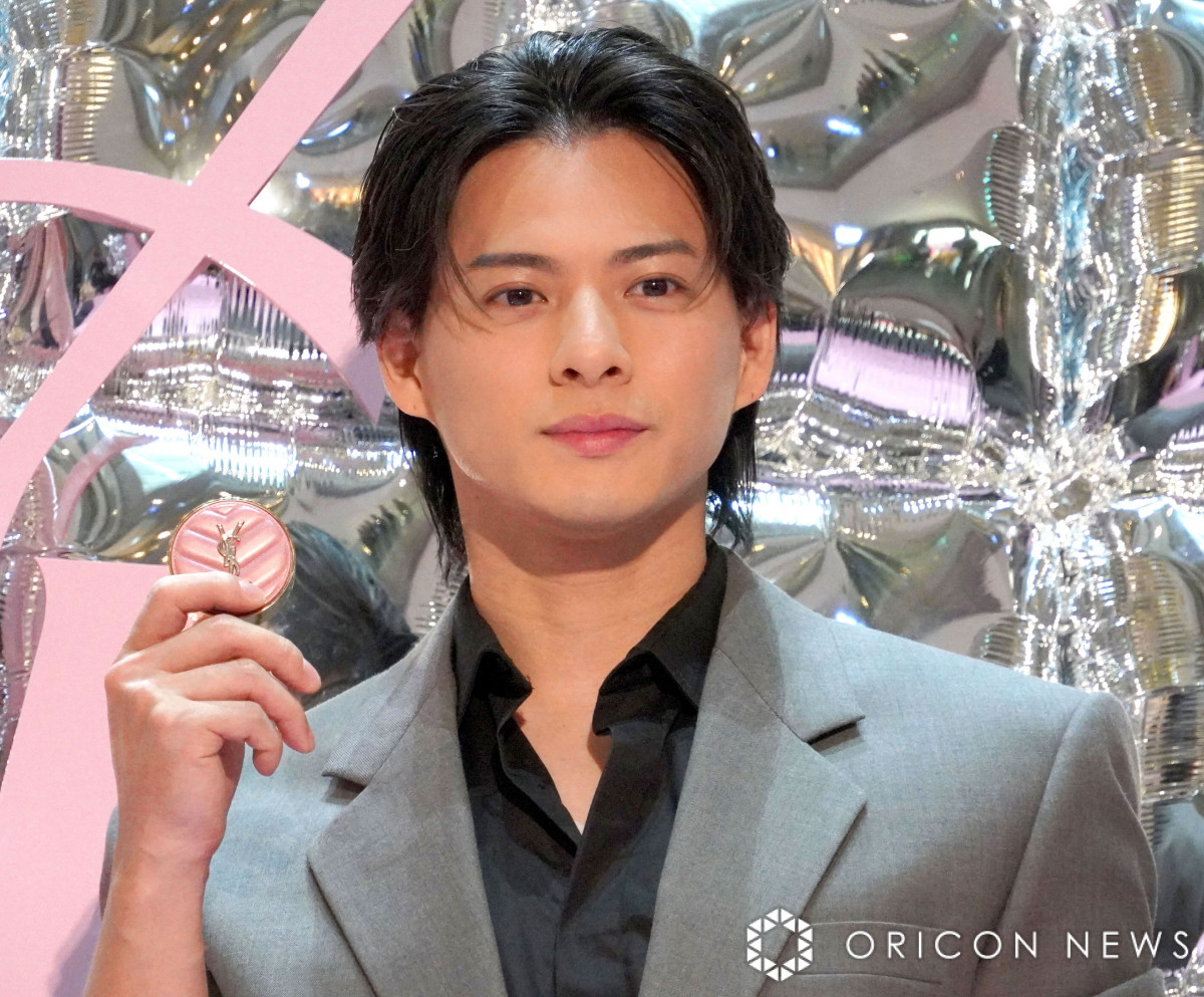 Number_i平野紫耀、表参道ヒルズに降臨「プールに行きたい」 世界中で