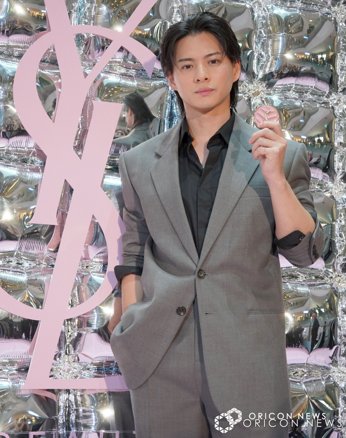 Number_i平野紫耀、表参道ヒルズに降臨「プールに行きたい」 世界中で