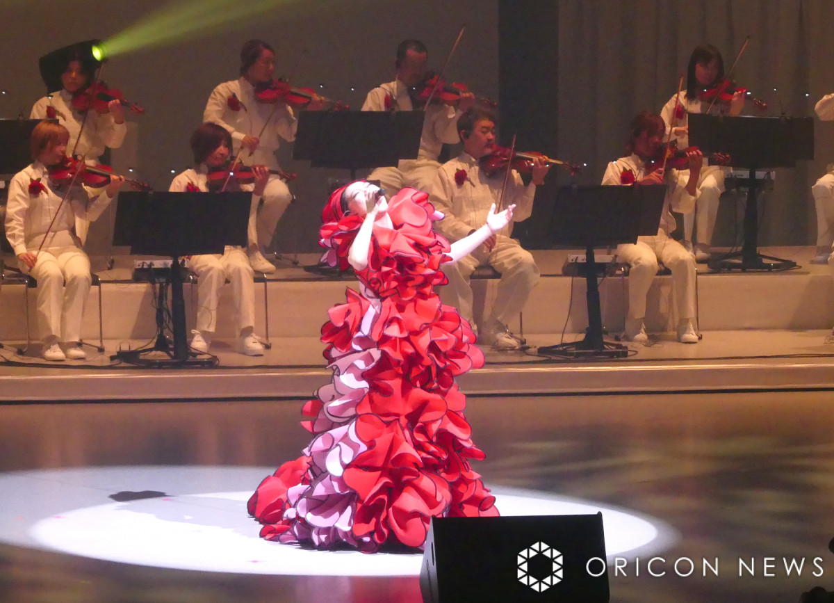 E֐wWpf[xɏoȂMISIA(C)ORICON NewS inc. 
