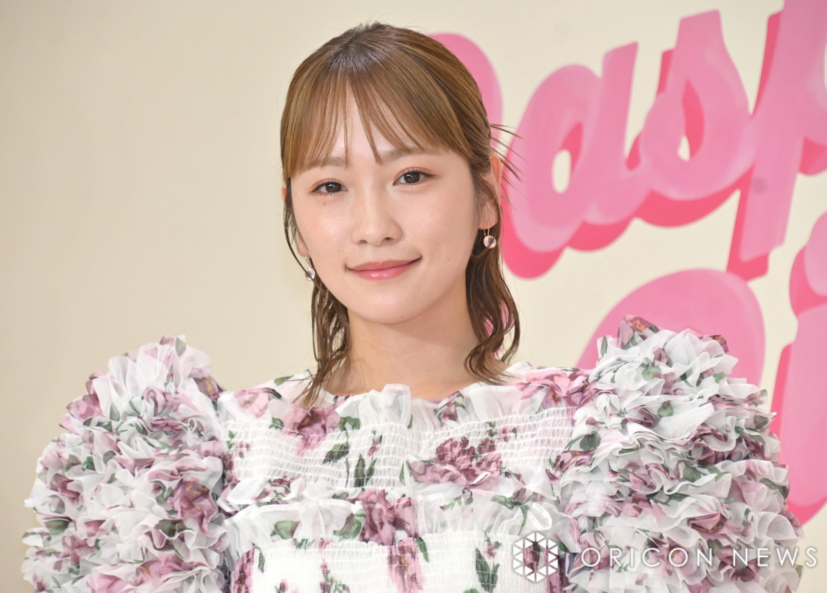 画像・写真 | 高橋ひかる、夏らしいミニワンピ姿で圧巻の美脚 憧れの先生に教えてもらうためわざと赤点を取った甘酸っぱい思い出明かす 9枚目 |  オリコンニュース（ORICON NEWS）