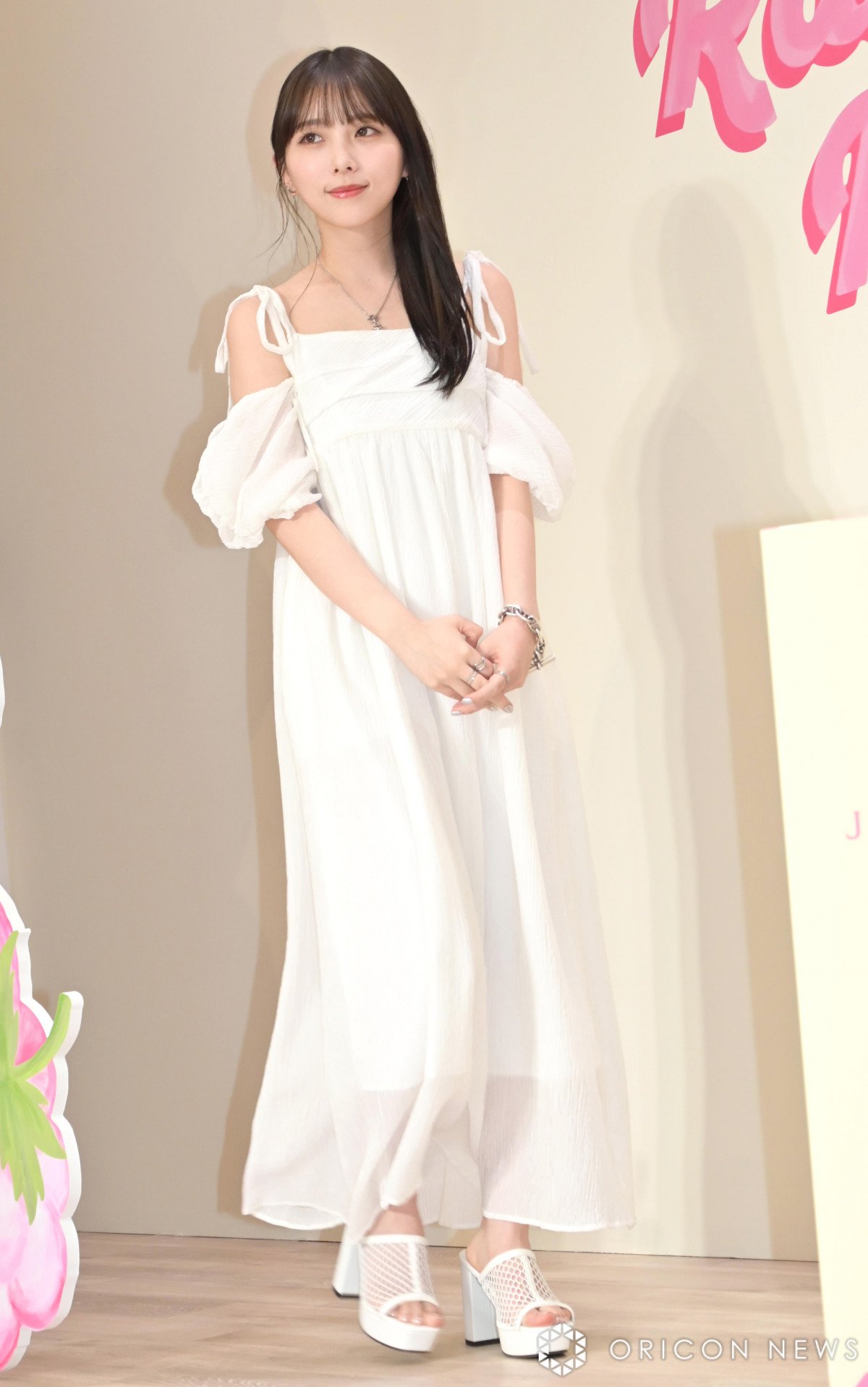 画像・写真 | 高橋ひかる、夏らしいミニワンピ姿で圧巻の美脚 憧れの先生に教えてもらうためわざと赤点を取った甘酸っぱい思い出明かす 20枚目 |  オリコンニュース（ORICON NEWS）