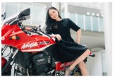Kawasaki�̖��ԁgNinja(�j���W��)�h�Ƃ̃V���b�g�����J�������������(�ʐ^�̓C���X�^�O���� @sayurikokusho ���) 