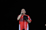 �w��� SUMMER CHARGE�x�ɓo�ꂵ��Mr.�V���`�z�R(C)SoftBank HAWKS 