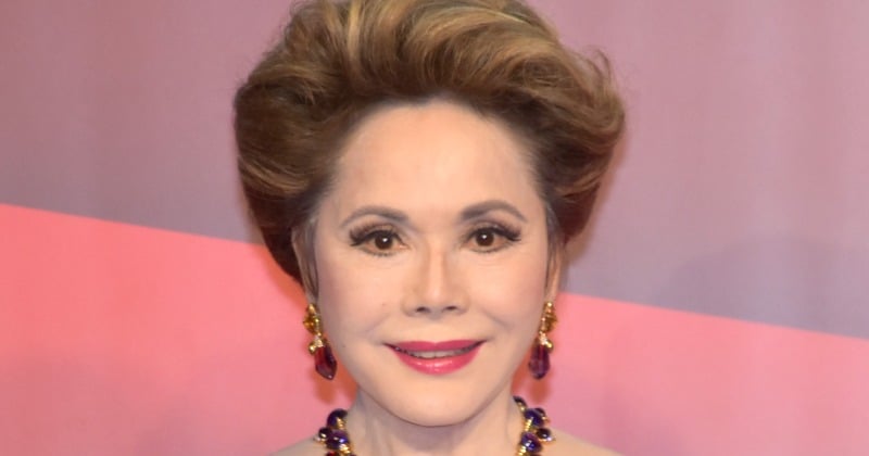 85歳・デヴィ夫人、水着姿を公開「綺麗」「お若い!」「はしゃいでますねー!」