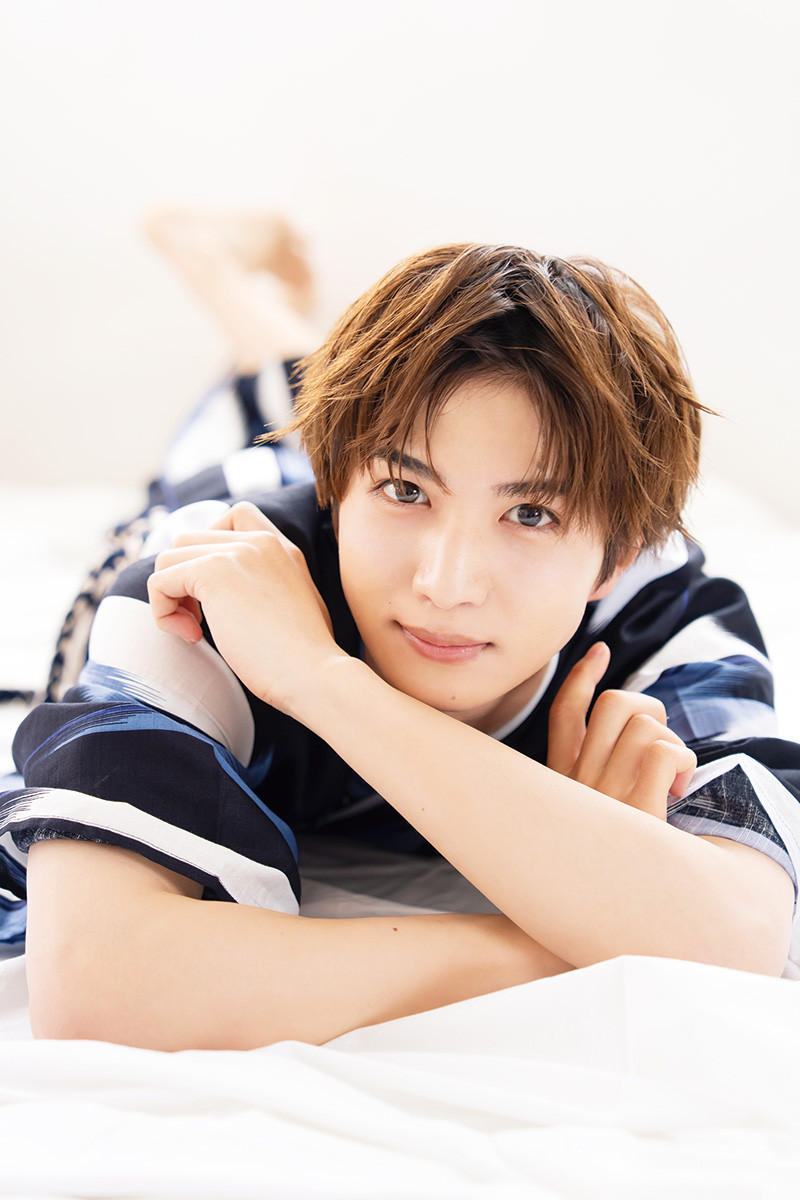 知念英和、初めての書籍を発売「幸せな気持ちでいっぱい」 『仮面