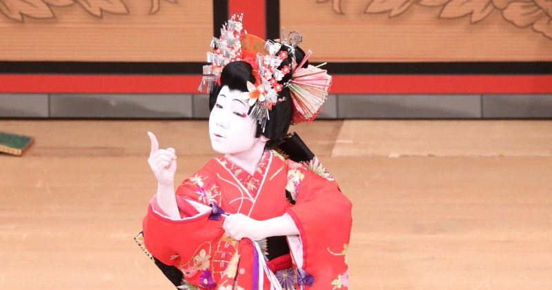 「音羽屋!」八代目尾上菊五郎&六代目尾上菊之助、大阪松竹座に登場 愛らしい姿に大きな拍手も