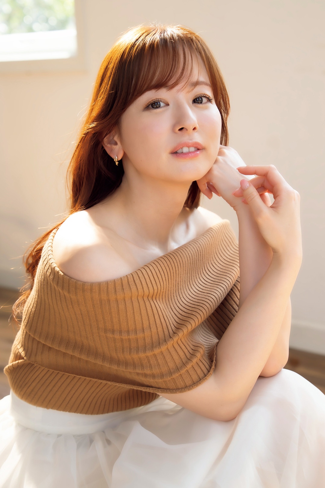 皆藤愛子『FLASH』初表紙 艶やかな表情見せた“新境地グラビア