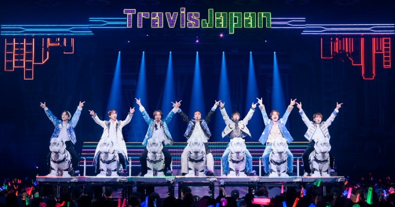 Travis Japan、アリーナツアー映像化で“7人”集合のキービジュアル