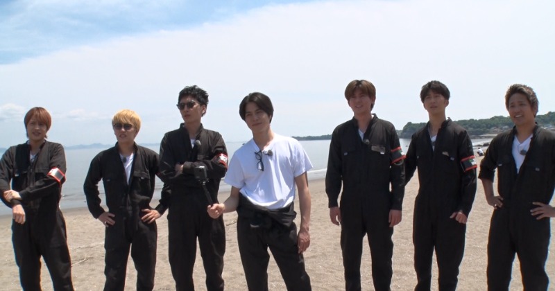 WEST.作ユニーク＆リアルな『リア突WEST.』海の家がオープン メンバー