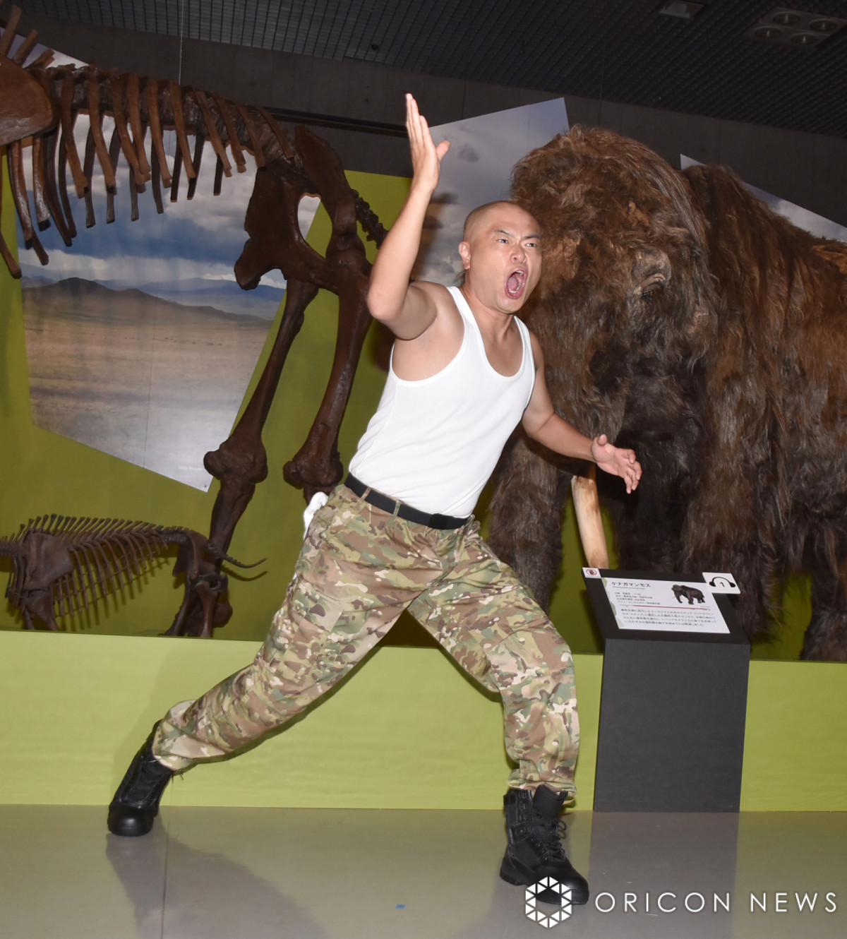 画像・写真 | あばれる君、野球の塁審で熱中症になりかける 過酷ロケの