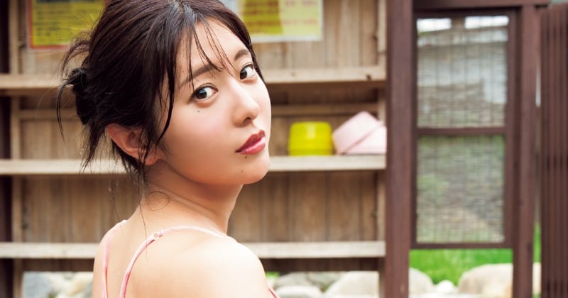 ”アナウンサー界最高峰の美ボディ”白戸ゆめの、圧巻のビキニ姿 『ヤンジャン』2度目の表紙&巻頭グラビア