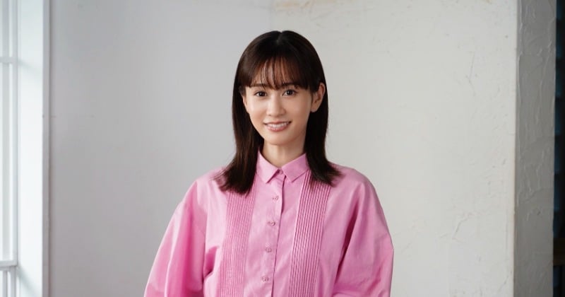 ふぉにいページ　前田敦子さん写真とグッズ Amazon.co.jp: AKB48 前田敦子 写真集 不器用 グッズ : おもちゃ